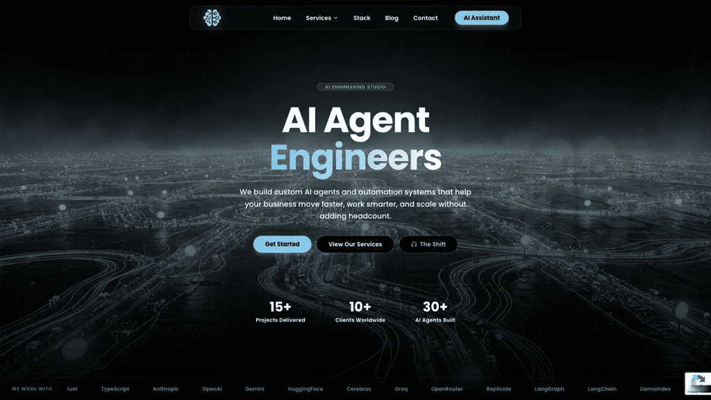 AlphaCorp AI 官网截图